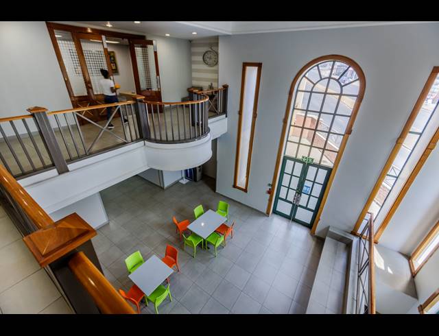 5,571M² OFFICE TO LET IN HYDE PARK